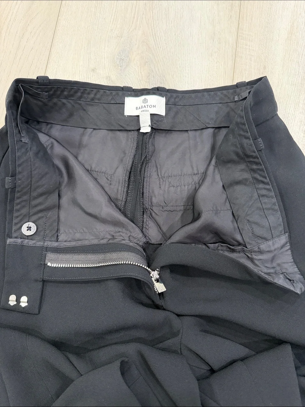 Aritzia Babaton Black Wide Leg Cropped Culotte Pants Size 4 - Picture 2 of 4